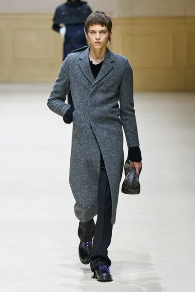 Look 8